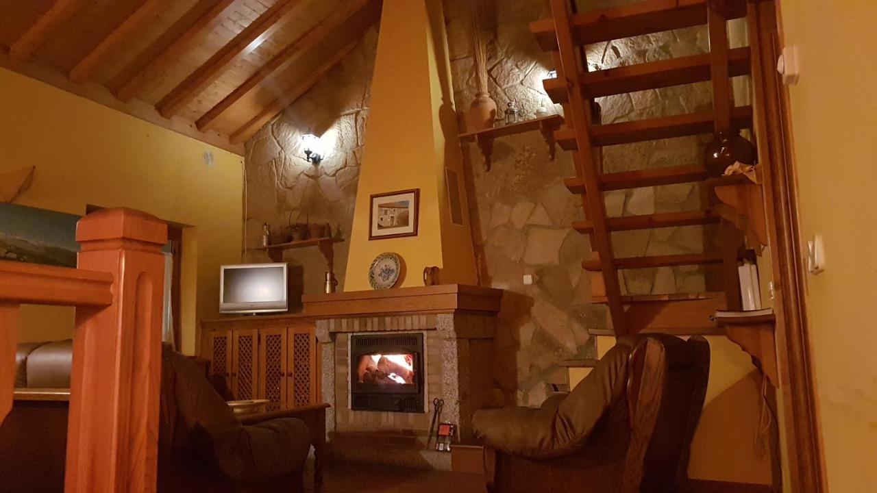 纳瓦雷东达德格雷多斯 Casa Rural El Casillo Del Abuelo Goyo旅馆 外观 照片